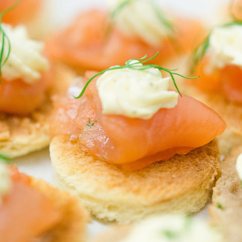 Canapés mit Räucherlachs